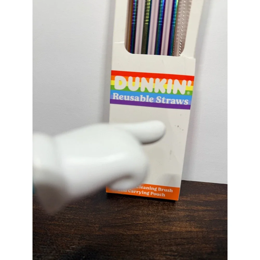 Dunkin Reusable Straws Rainbow Iridescent Metal 4pc Set with Brush‎ Pouch 912995